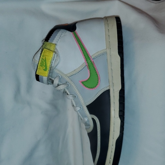 Vandal High(GS) NIKE SHOES W/Original box - Picture 16 of 16